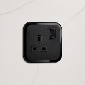 1G UK Socket (13A) Black / Black Gloss