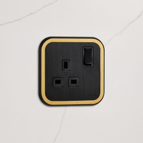 1G UK Socket (13A) Black / Gold