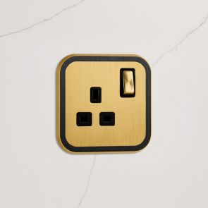 1G UK Socket (13A) Gold / Black 
