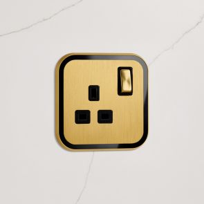 1G UK Socket (13A) Gold / Black Gloss