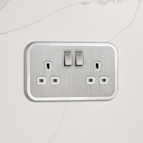 2G UK Socket (13A) Silver / White Gloss
