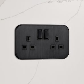 2G UK Socket (13A) Black