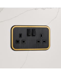 2G UK Plug Socket (13A) in Black & Gold