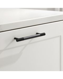 Fluted Pull Handle in Black - 128mm